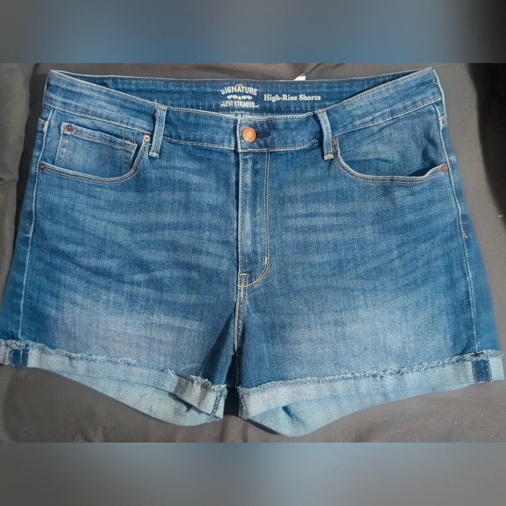 Signature By Levi Strauss High Waisted Tappered Jean  Shorts